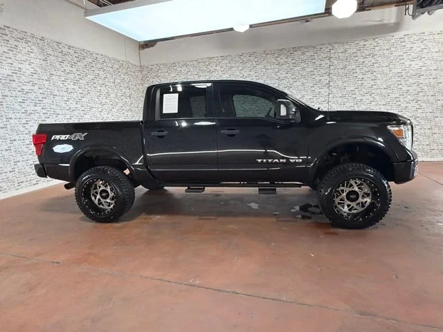 Used 2018 Magnetic Black Nissan PRO-4X image 8