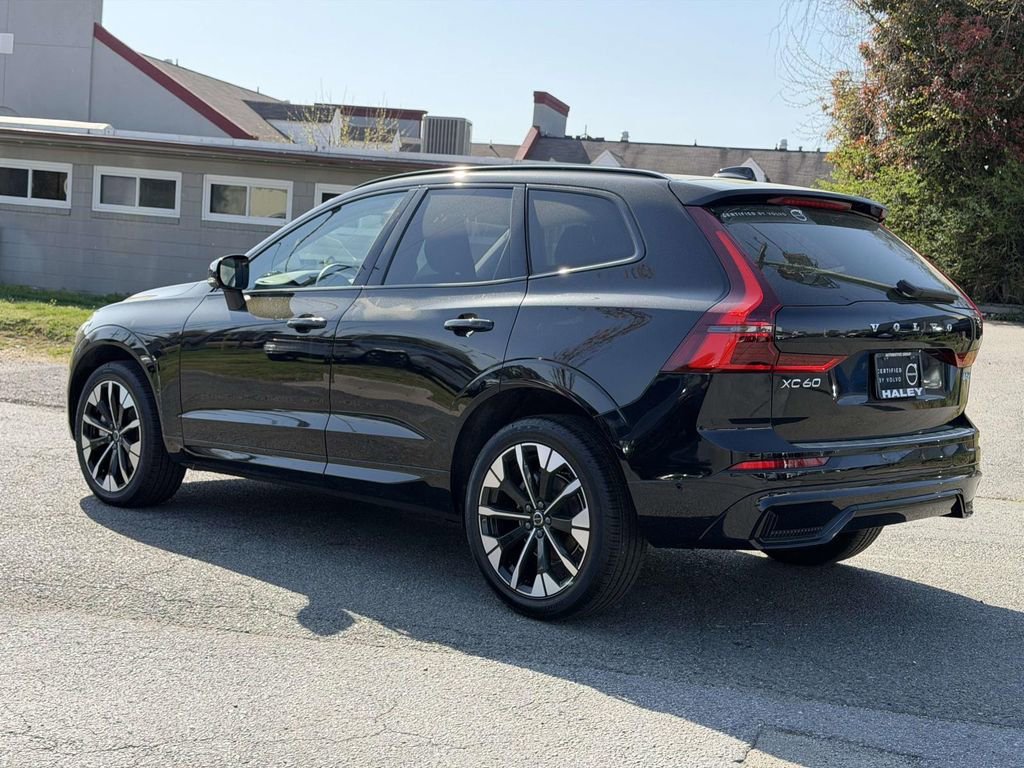 2026 Volvo XC60 Plus - Photo 21