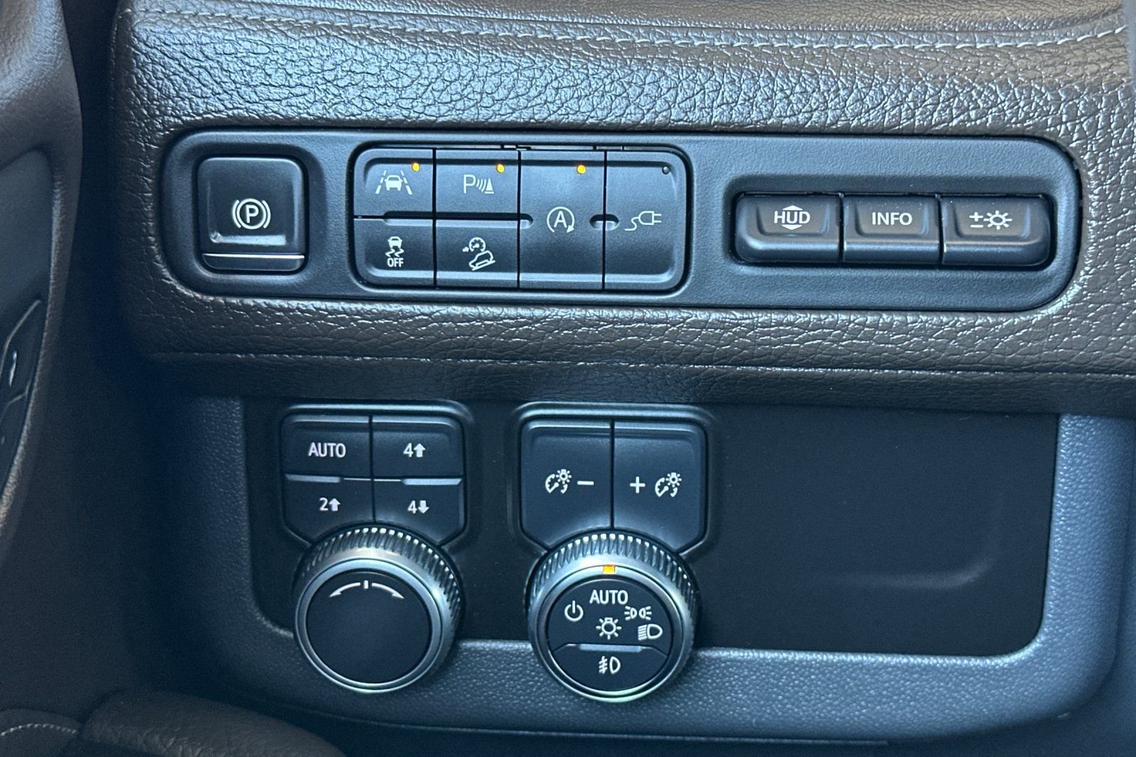 2021 GMC Yukon Denali - Photo 33