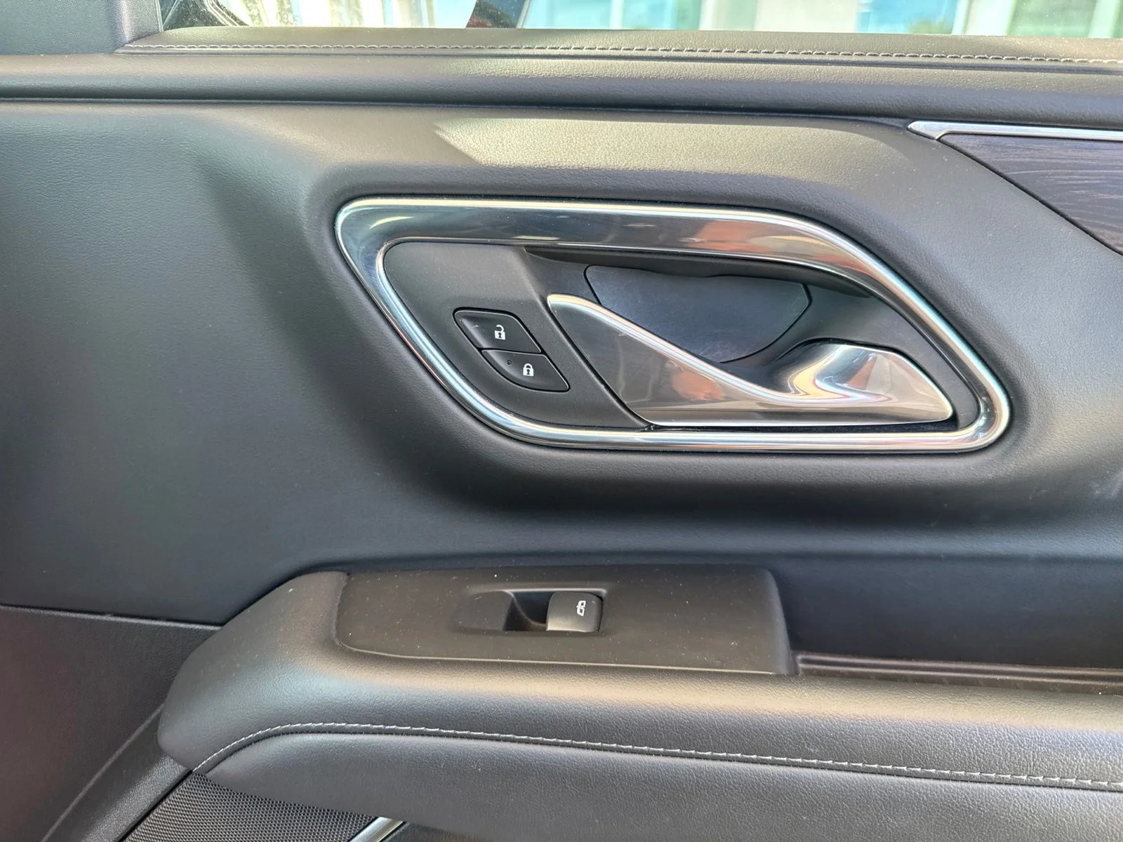 Used 2023 Green Chevrolet LT image 25