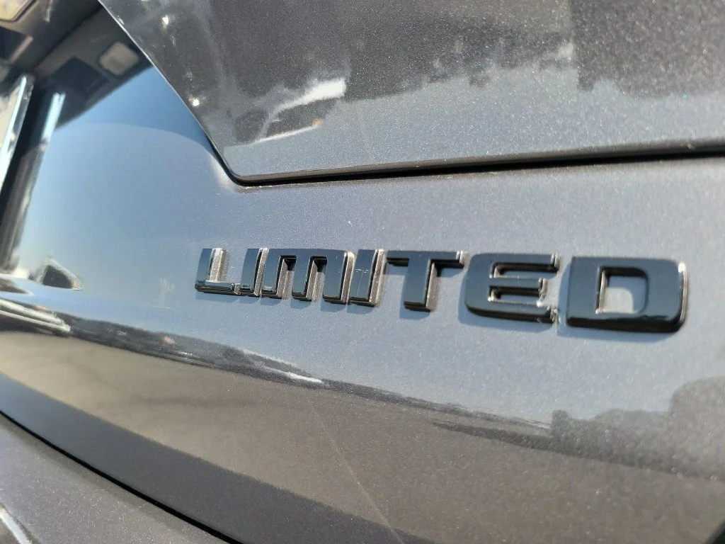 Certified Used 2025 Gray Jeep Limited image 31
