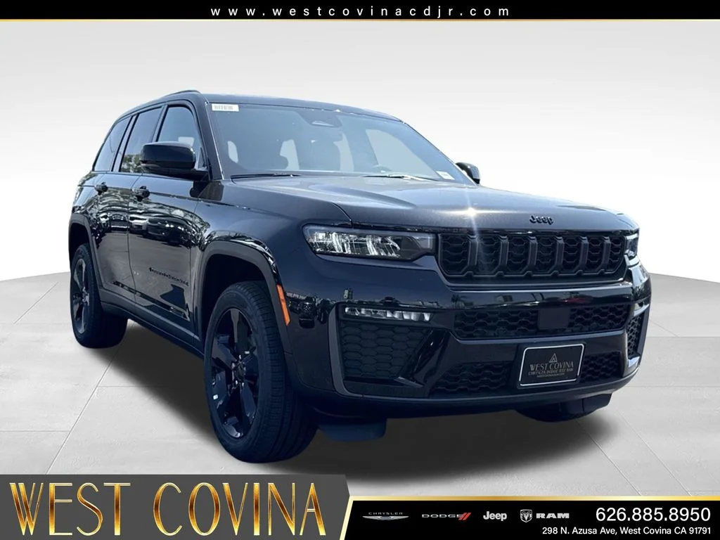 New 2026 Diamond Black Crystal Pearl-Coat Exterior Paint Jeep Limited image 4