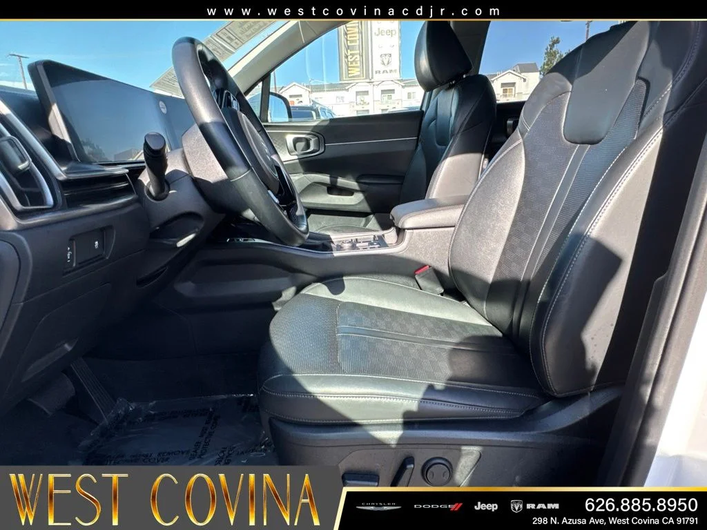 Used 2024 White Kia S image 21