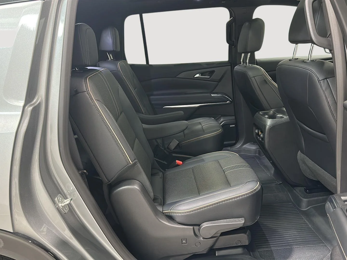 Used 2026 Sterling Gray Metallic Chevrolet High Country image 27