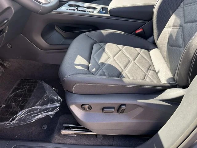 New 2026 Silver Volkswagen 2.0T SE image 16