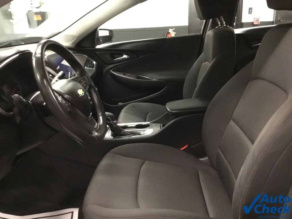 Used 2021 Red Chevrolet RS image 24