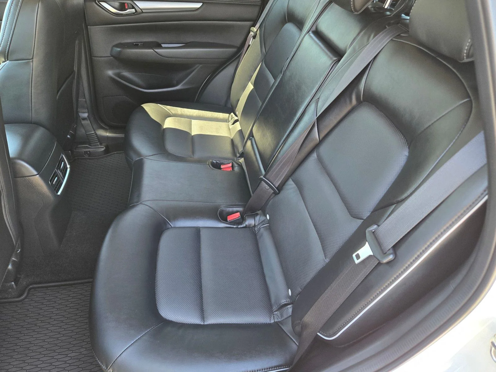Certified Used 2025 White Metallic Mazda 2.5 S Select Package image 13