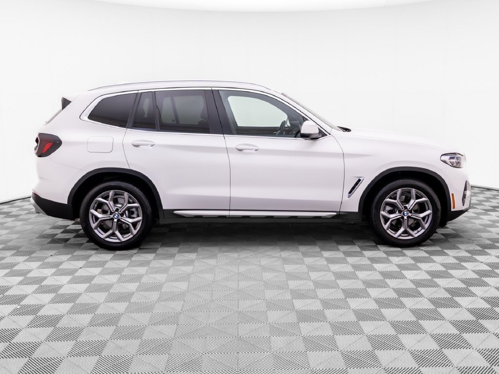 Used 2024 Alpine White BMW xDrive30i image 8