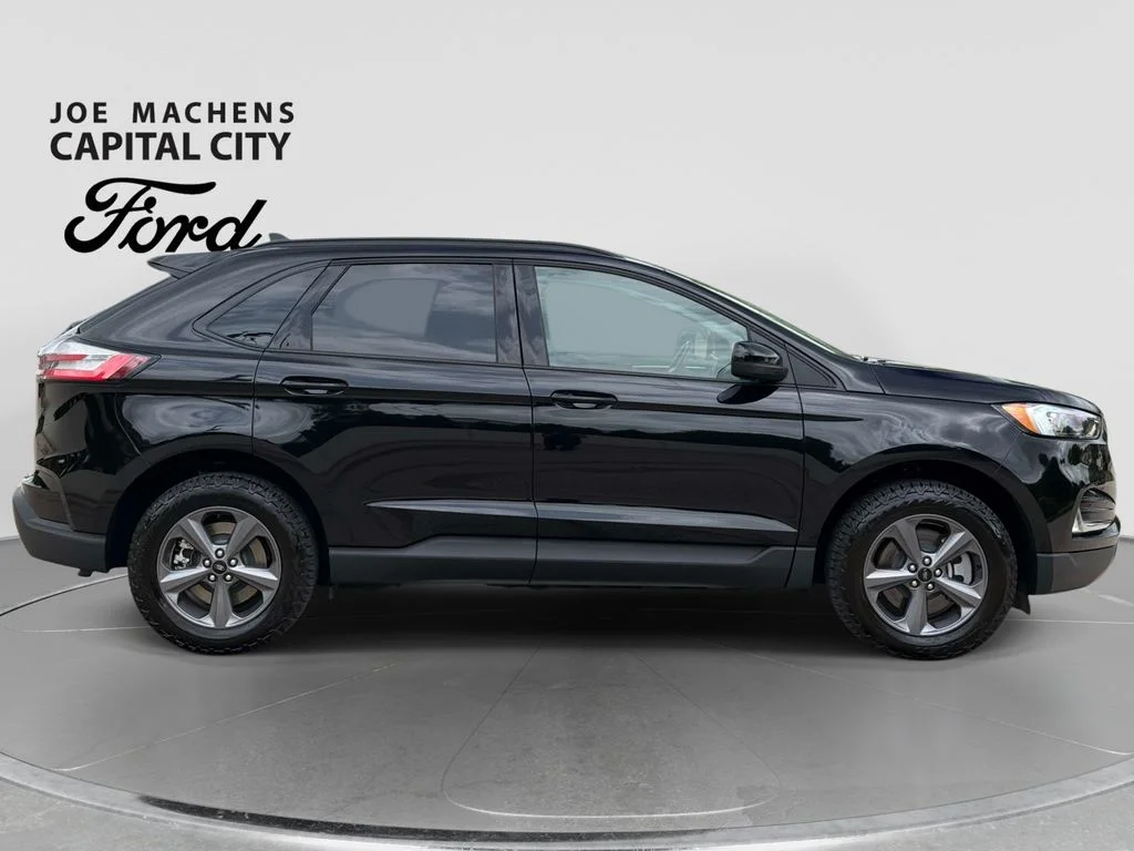 Used 2024 Agate Black Metallic Ford SEL image 3