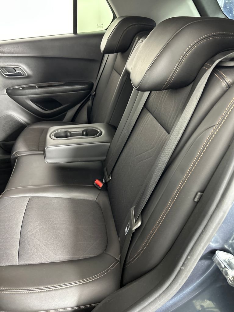 Used 2022 Gray Chevrolet LT image 17