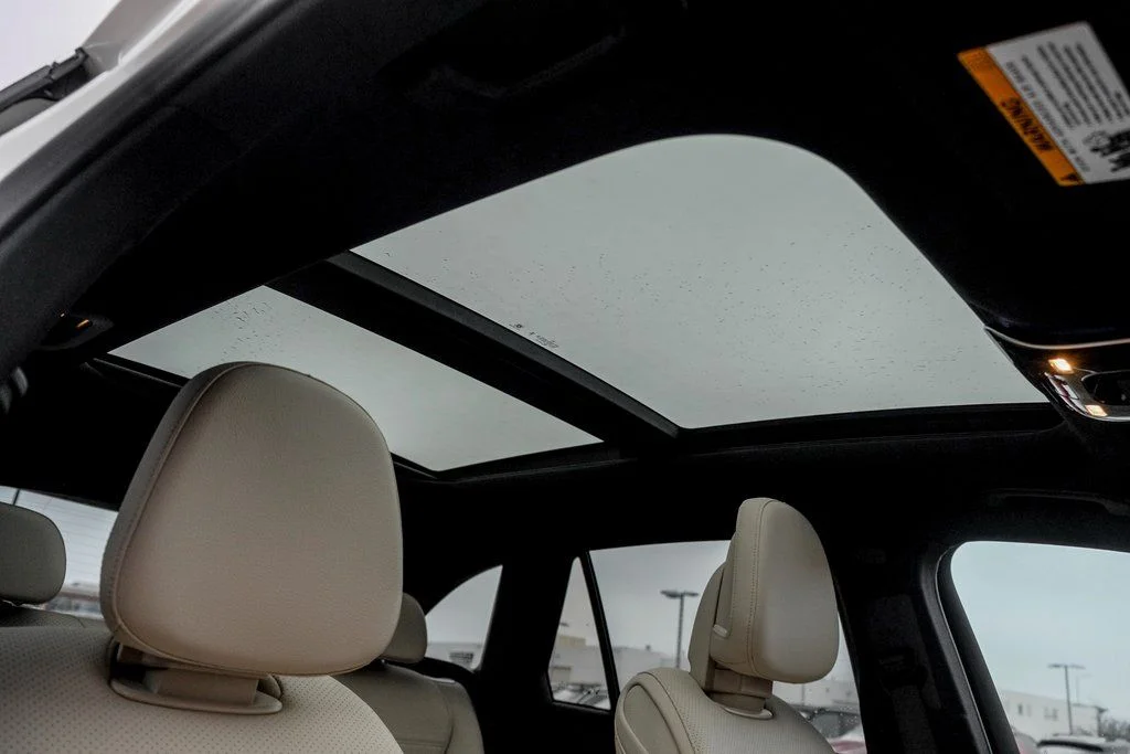New 2026 Polar White Mercedes-Benz GLC 300 image 21