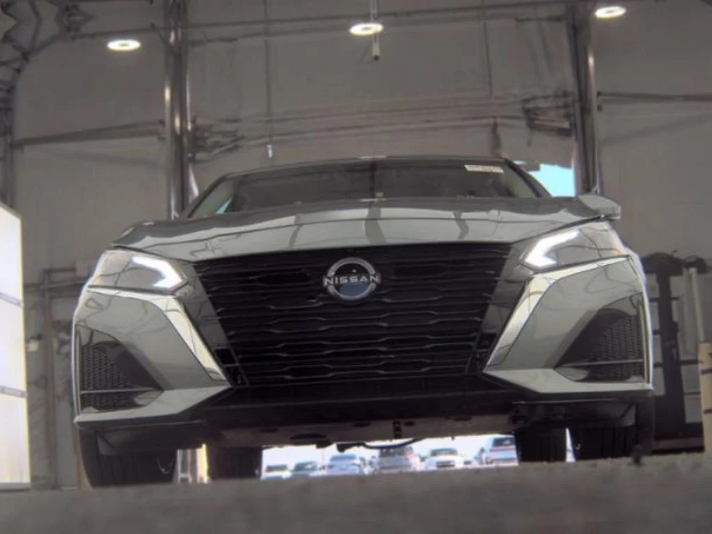 Used 2024 Gray Nissan 2.5 SL image 3