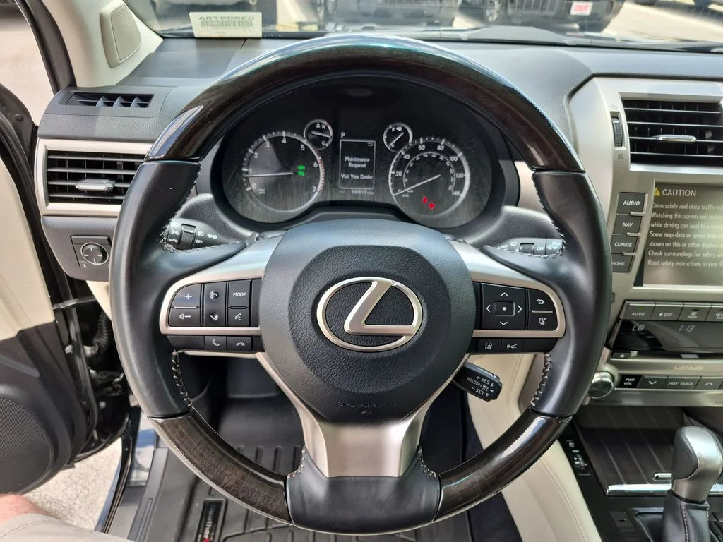 Used 2020 Black Lexus 460 image 20