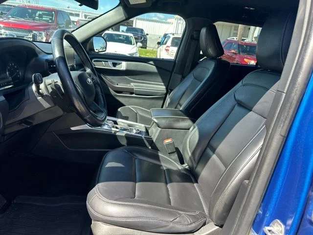Used 2020 Blue Metallic Ford XLT image 19