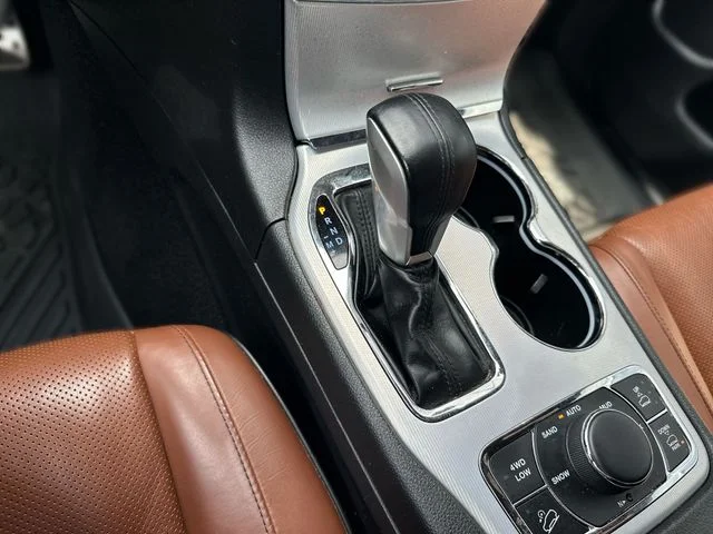 Used 2021 Brown Jeep Summit image 21