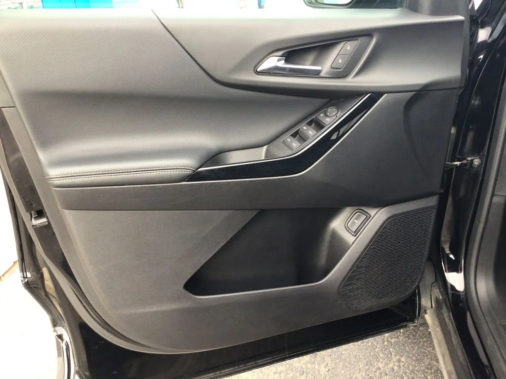 Used 2025 Mosaic Black Metallic Chevrolet LT image 9