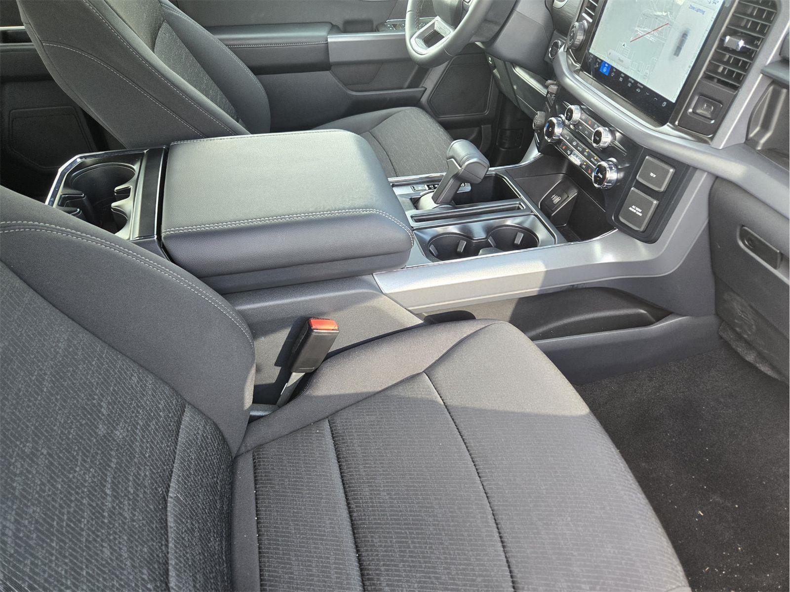 New 2026 Agate Black Metallic Ford XLT image 9