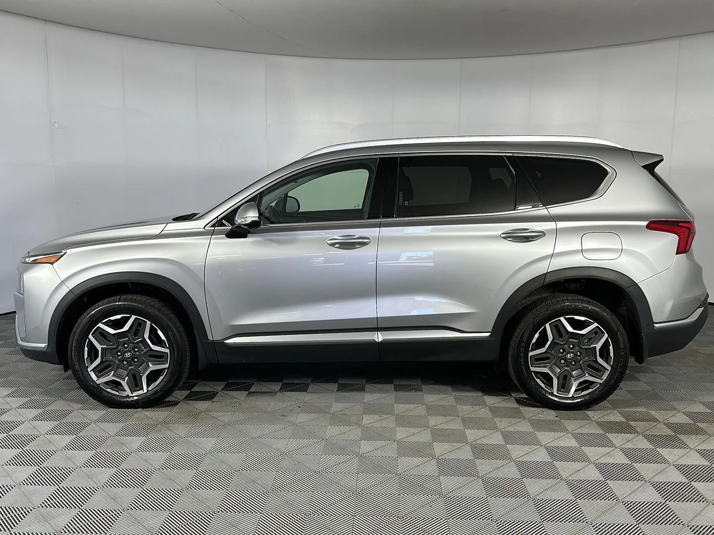 Used 2023 Shimmering Silver Hyundai Limited image 5