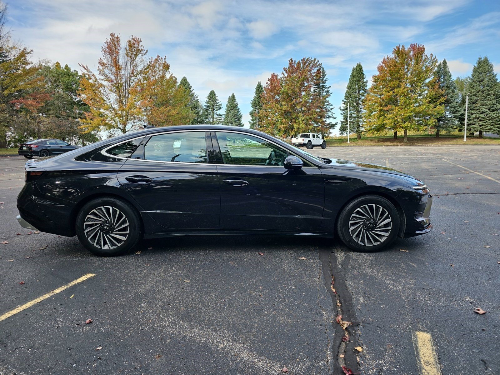Used 2024 Carbon Blue Hyundai SEL image 6