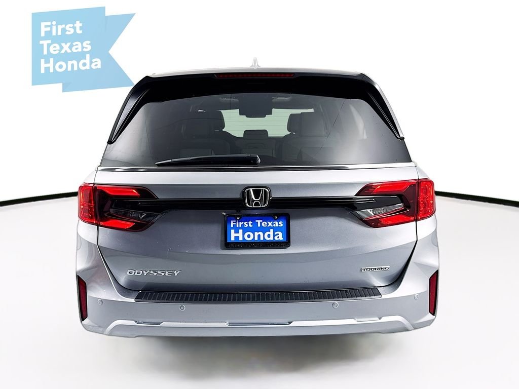 New 2026 Solar Silver Metallic Honda Touring image 6