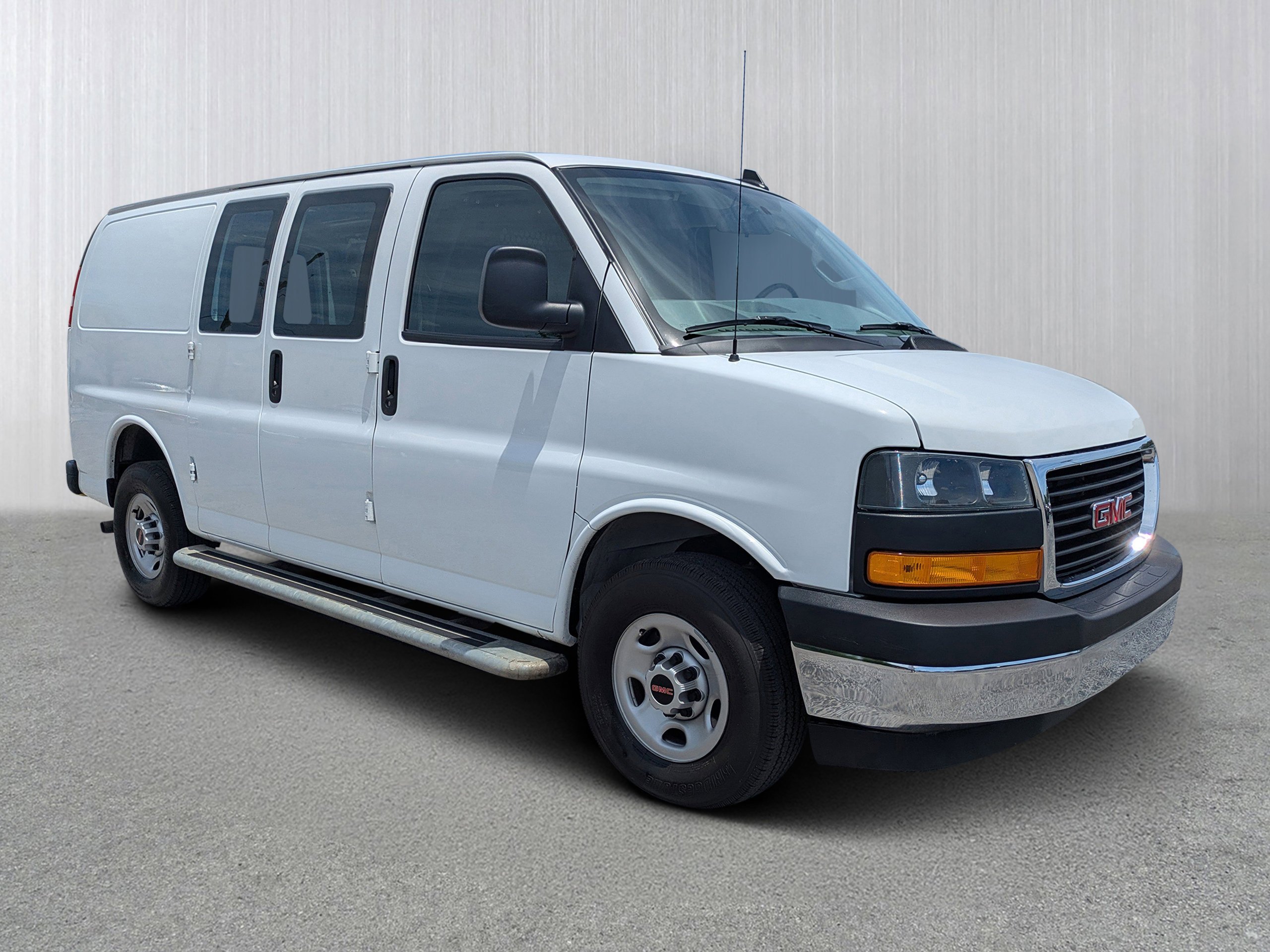 2024 GMC Savana 2500's photo