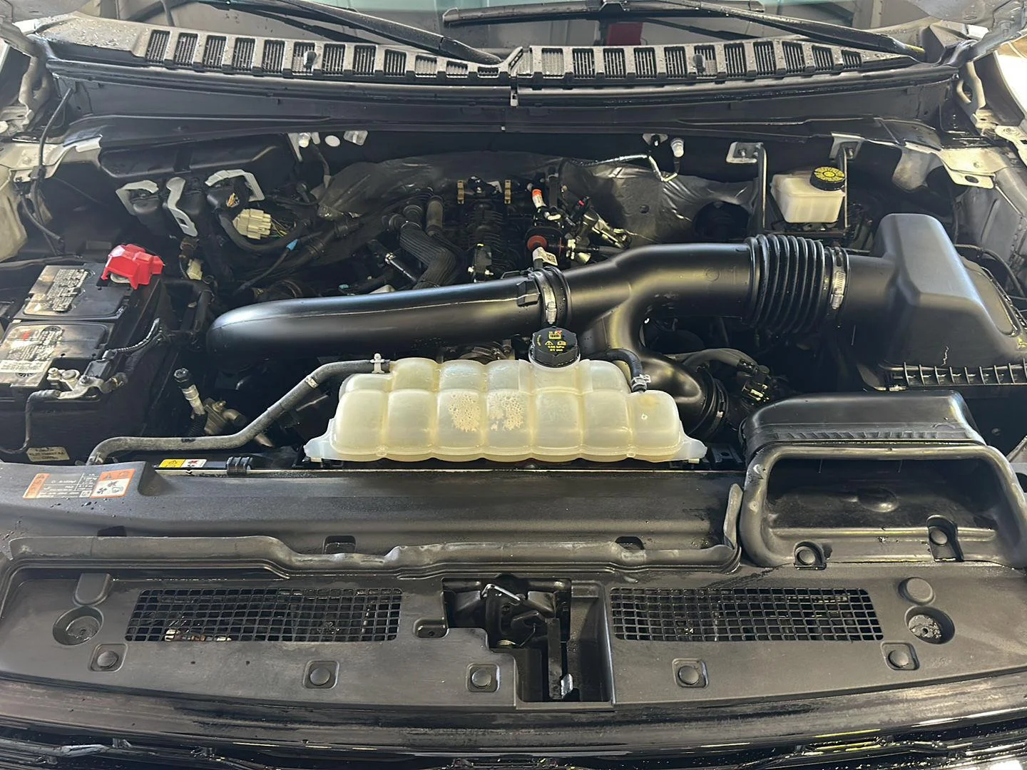 Used 2023 Oxford White Ford Limited image 34