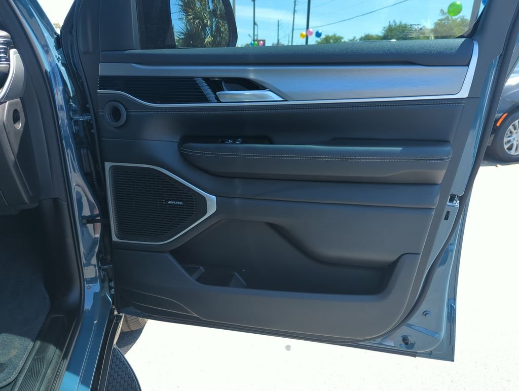 New 2026 Steel Blue Exterior Paint Jeep Limited Altitude image 35