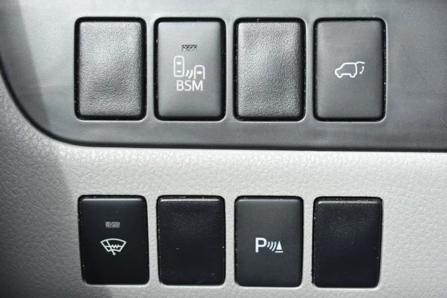 Used 2016 Gray Toyota Limited image 29