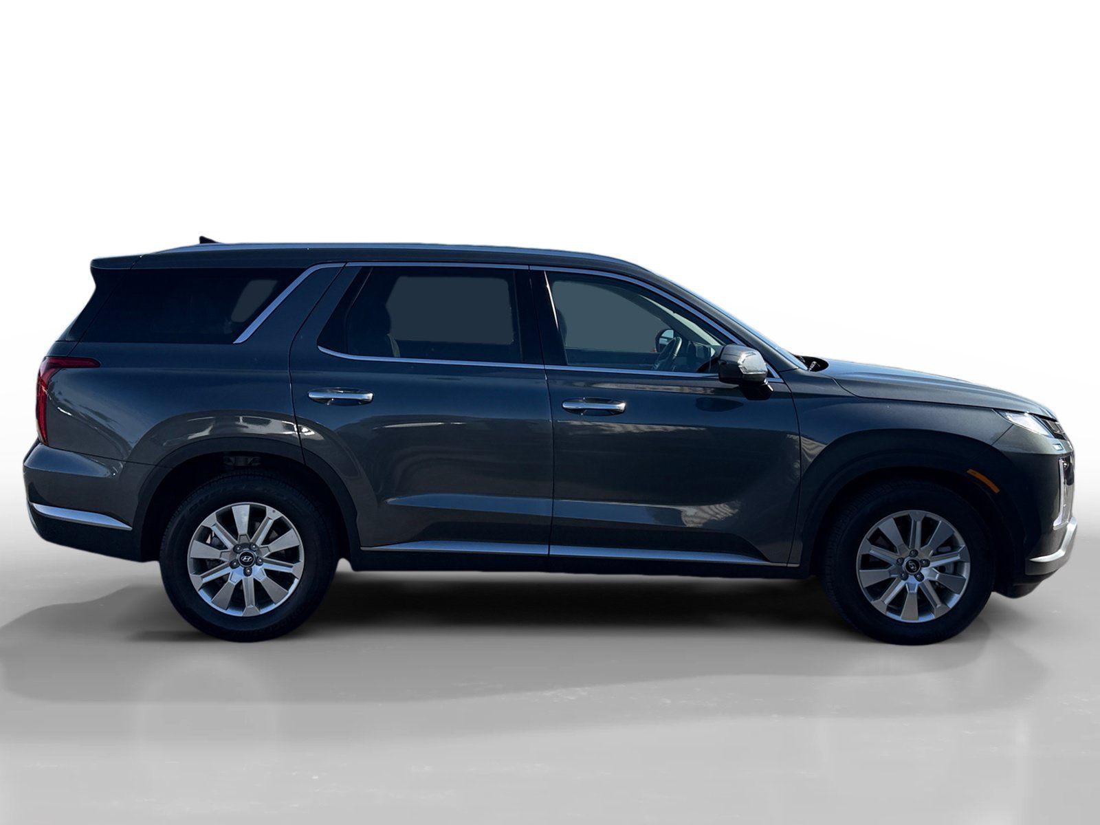 Used 2025 Graphite Hyundai SEL image 6