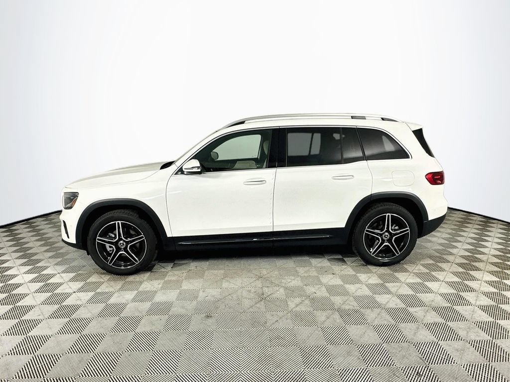New 2026 Polar White Mercedes-Benz GLB 250 image 35