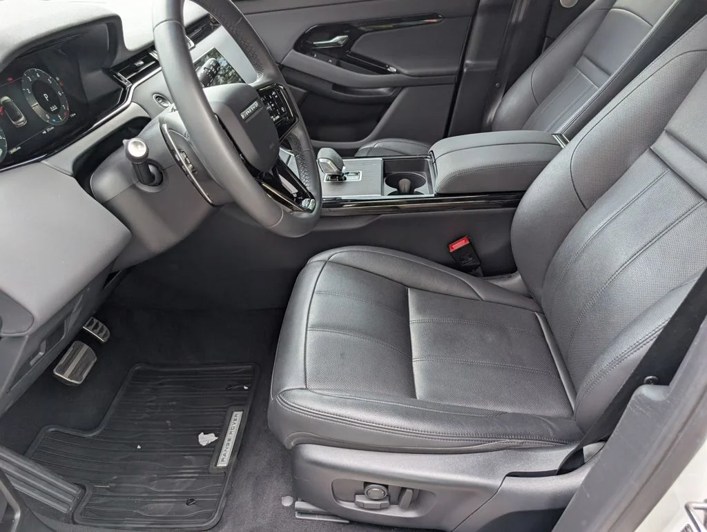 Certified Used 2024 White Land Rover Dynamic image 21