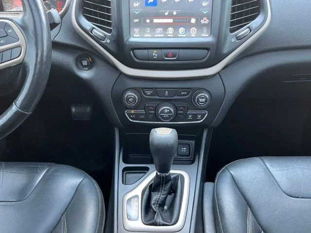 Used 2018 White Jeep Limited image 24