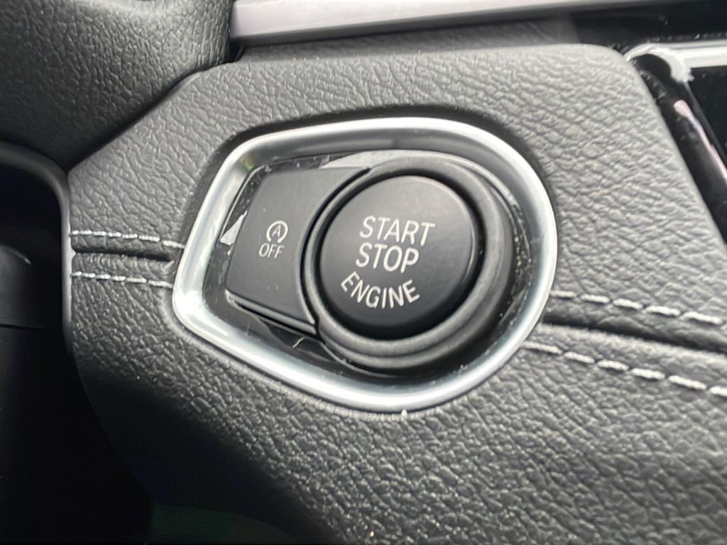 Used 2022 Black BMW xDrive28i image 29
