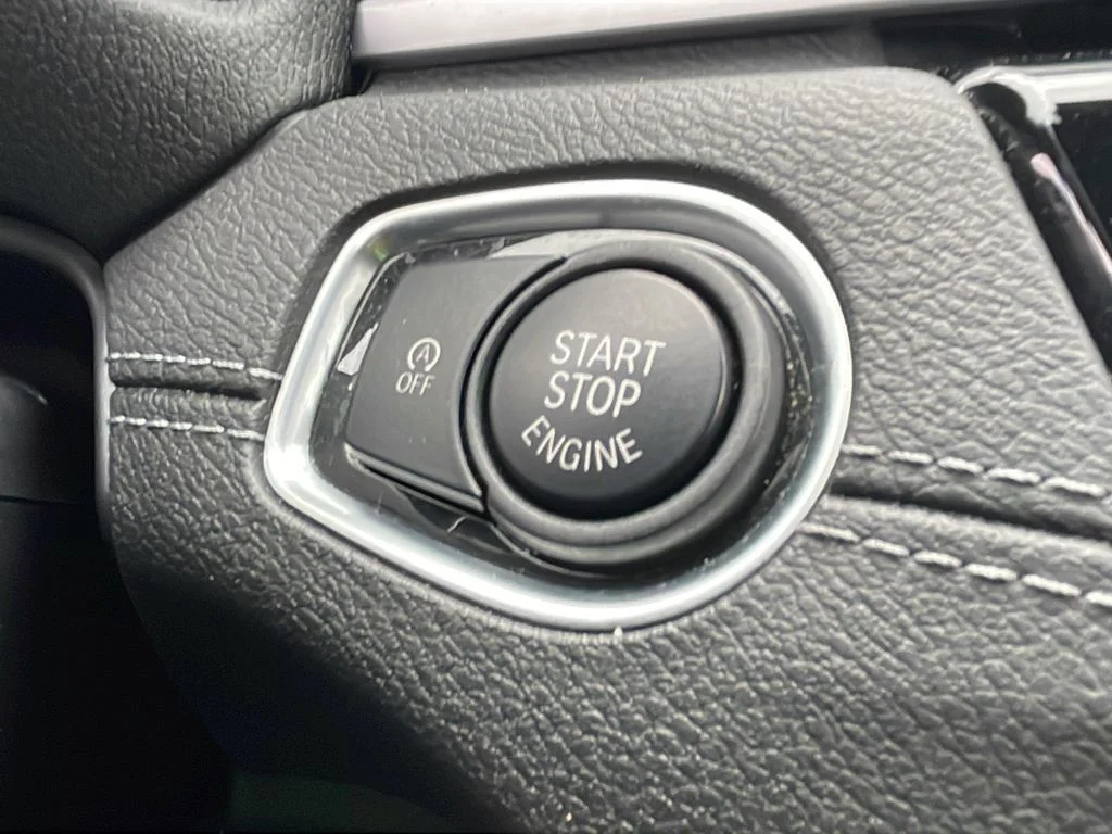 Used 2022 Black BMW xDrive28i image 29
