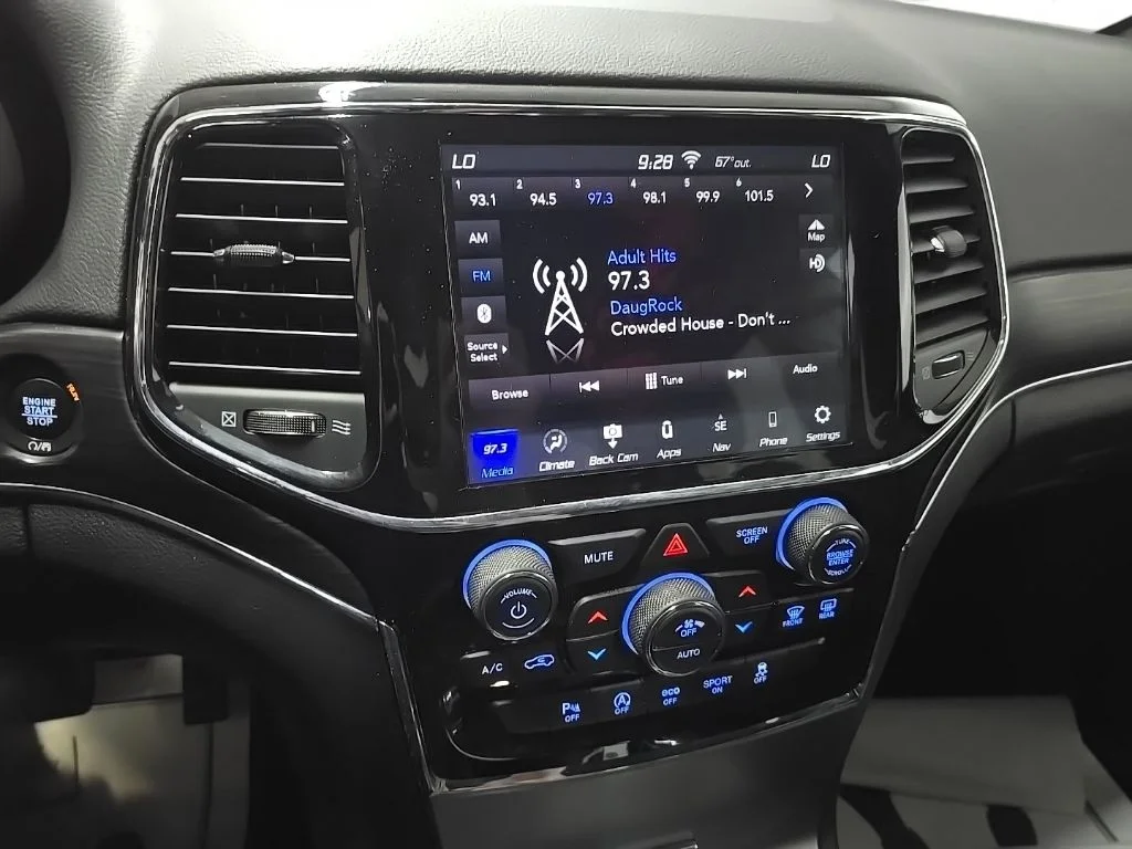 Used 2020 Gray Jeep Limited image 26