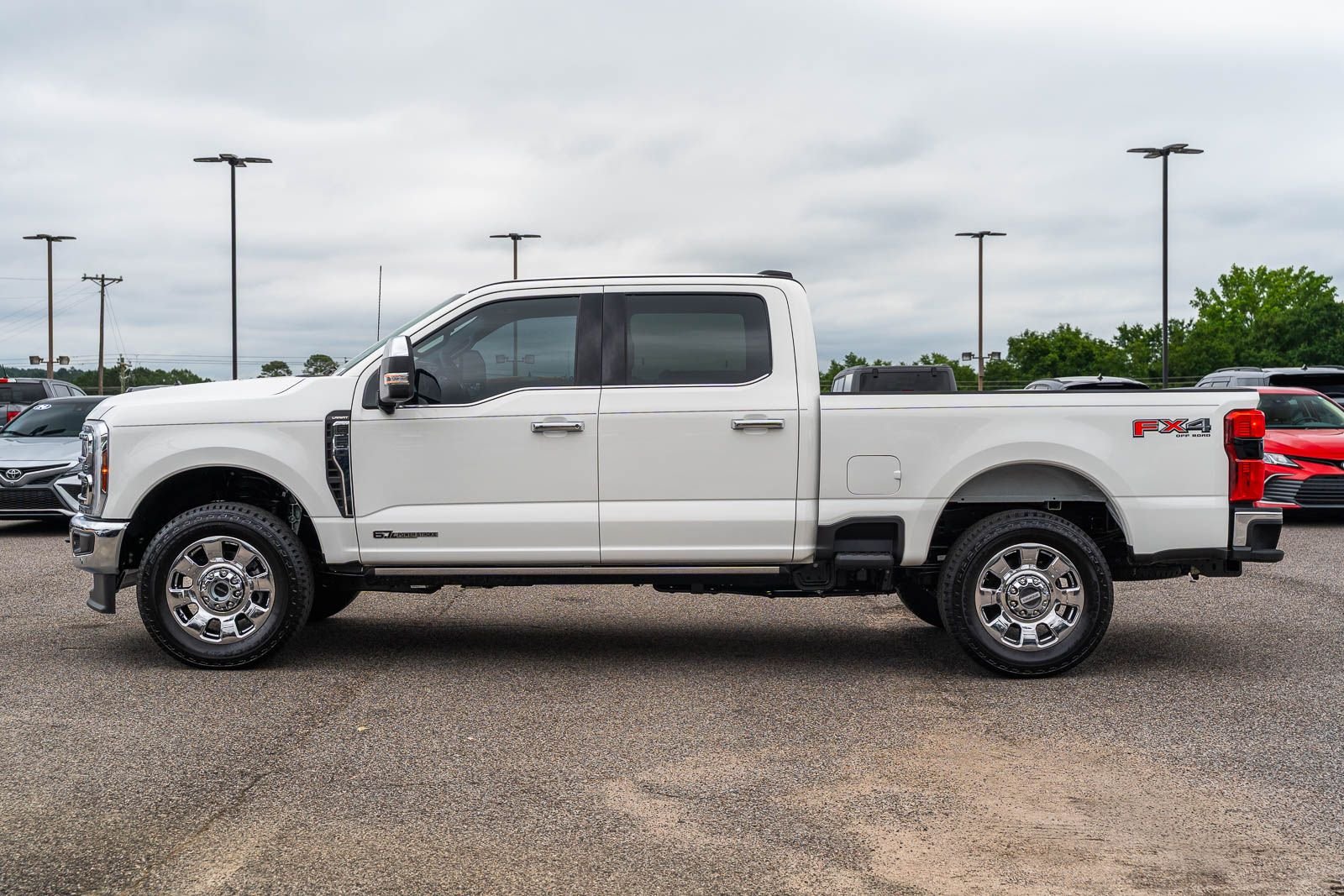 New 2026 Star White Metallic Tri-Coat Ford F-250® Lariat® image 4