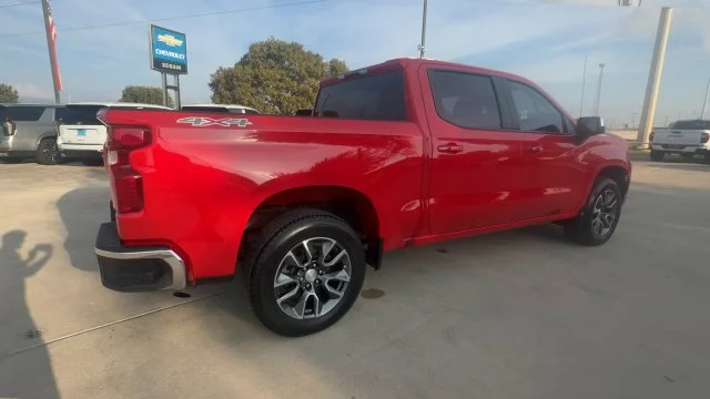 2023 Chevrolet Silverado 1500 LT - Photo 8