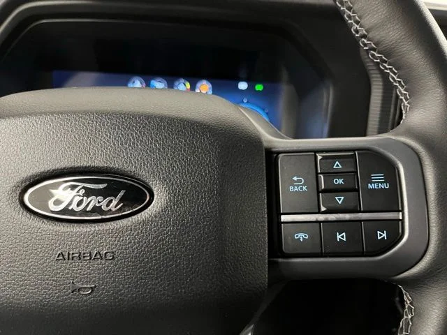 Used 2025 White Ford Lariat image 31