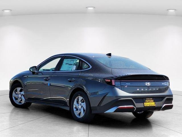 New 2026 Gray Hyundai SE image 5