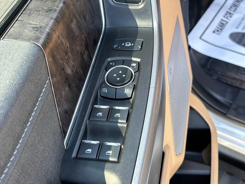Used 2025 White Ford Lariat image 26