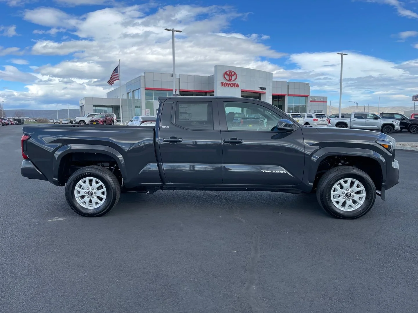 New 2026  Toyota SR5 image 2