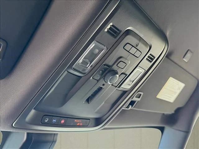 Used 2022 Beige GMC Denali image 24