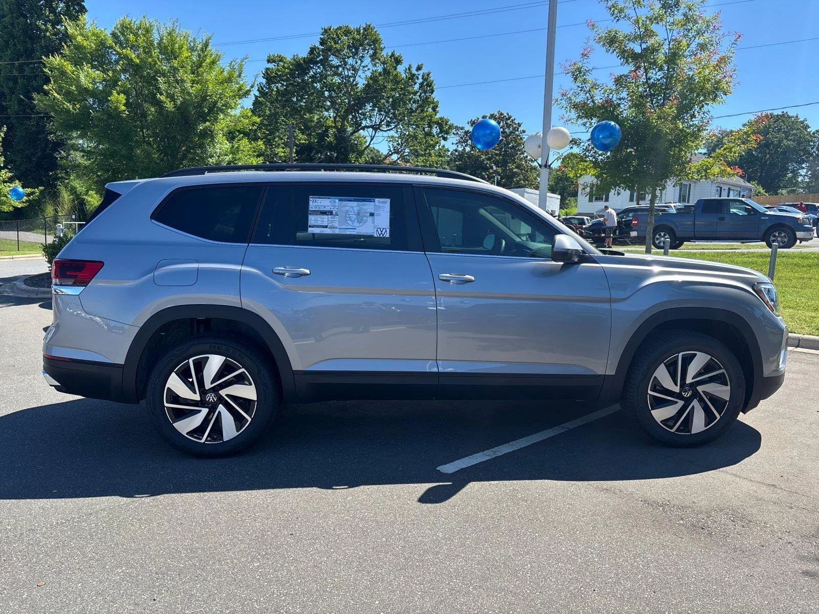 New 2026 silver mist metallic Volkswagen 2.0T SE w/Technology image 6