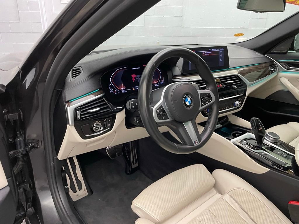 Used 2020 Gray BMW M550i xDrive image 21