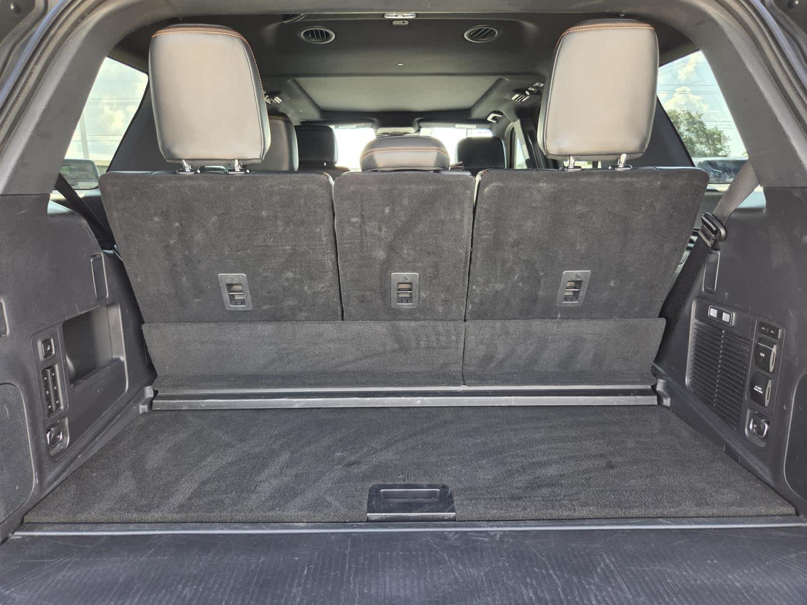Used 2025 Agate Black Metallic Ford Tremor image 13