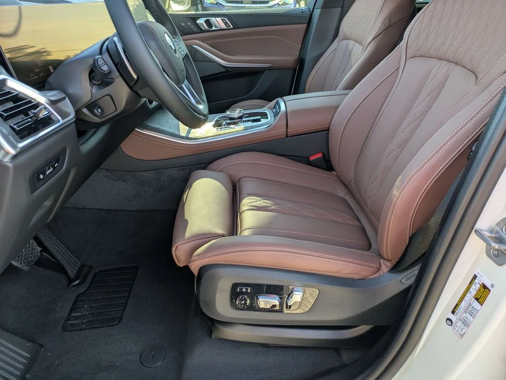 New 2026 White BMW sDrive40i image 12
