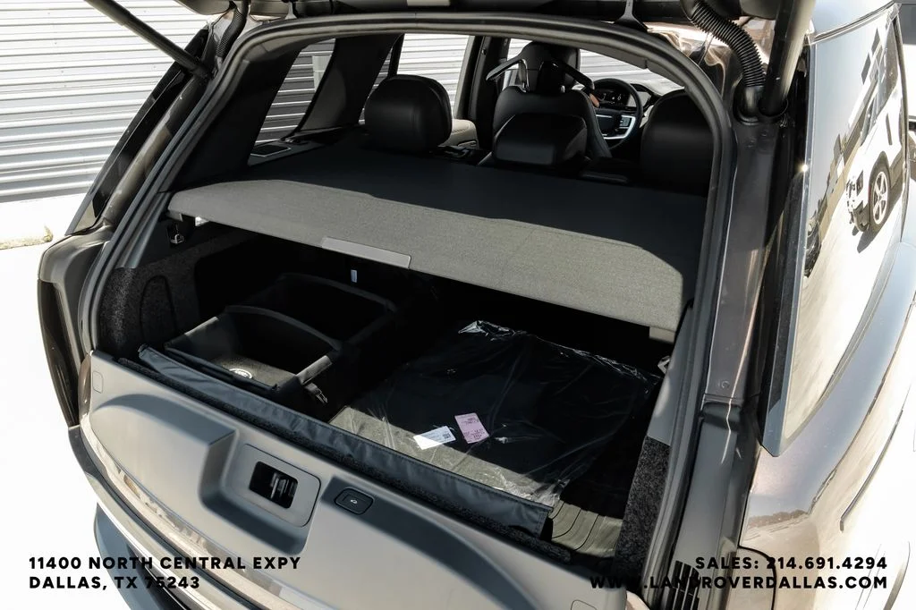 New 2026 Charente Grey Prem Met Land Rover SE image 51
