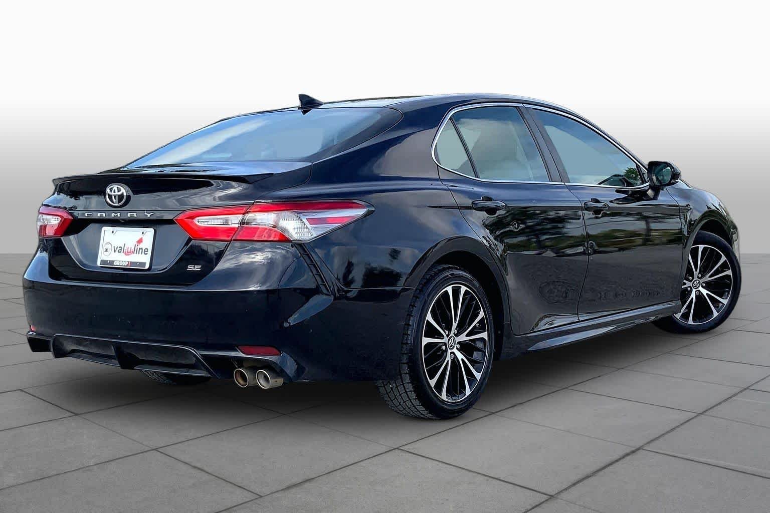 Used 2019 Midnight Black Metallic Toyota SE image 13