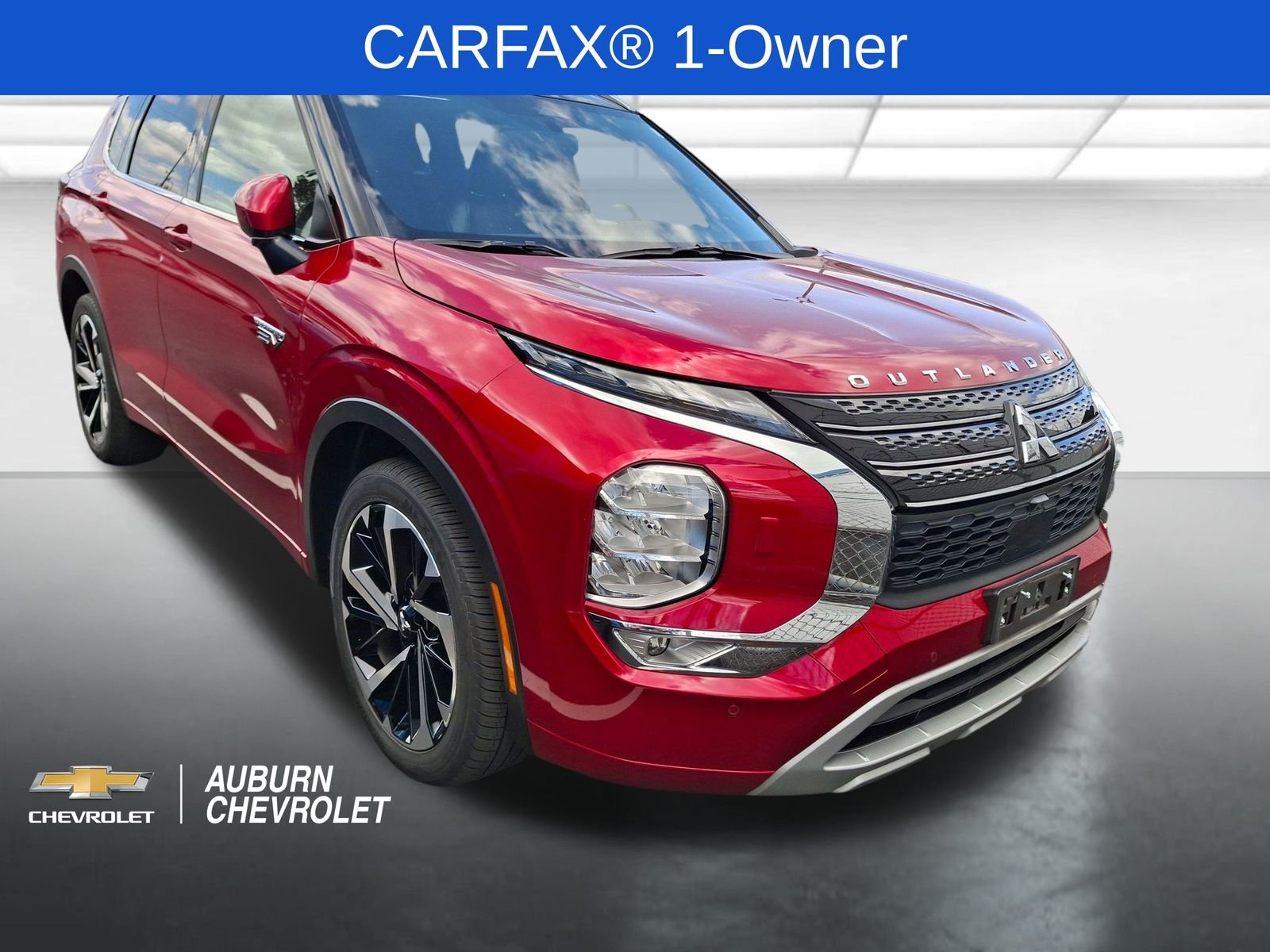 2024 Mitsubishi Outlander Plug-in Hybrid SEL S-AWC's photo