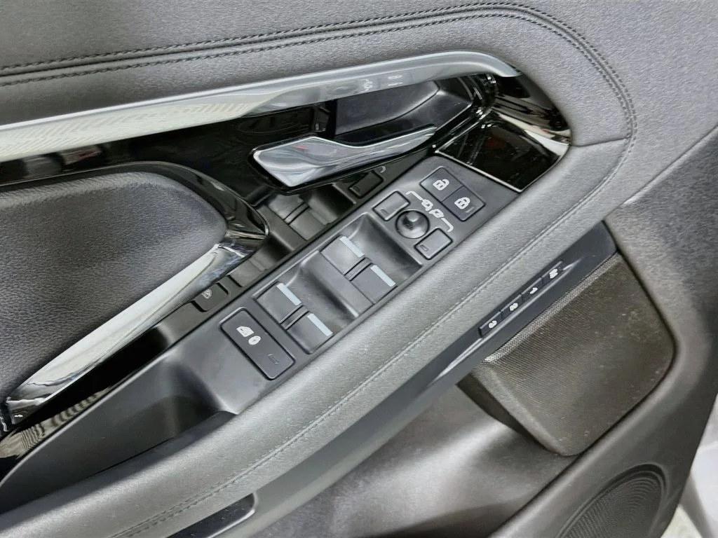 Certified Used 2023 Gray Land Rover SE image 18
